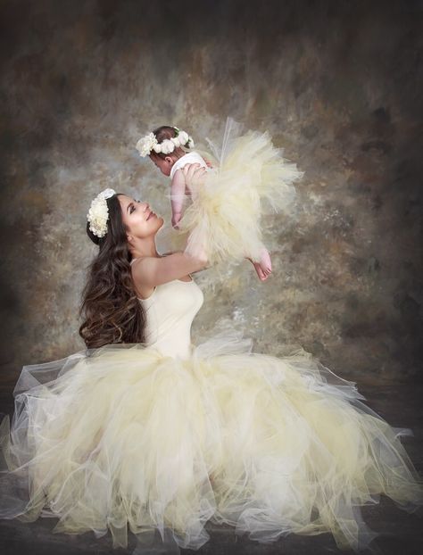 My baby and I, most amazing art loving everything about this picture Mommy And Me Ballet, Mom Picture, Mommy Daughter Photoshoot, Ballet Mom, Birthday Frocks, Baby Bump Photoshoot, Motherhood Session, Mommy Daughter Photos, Mother Baby Photography