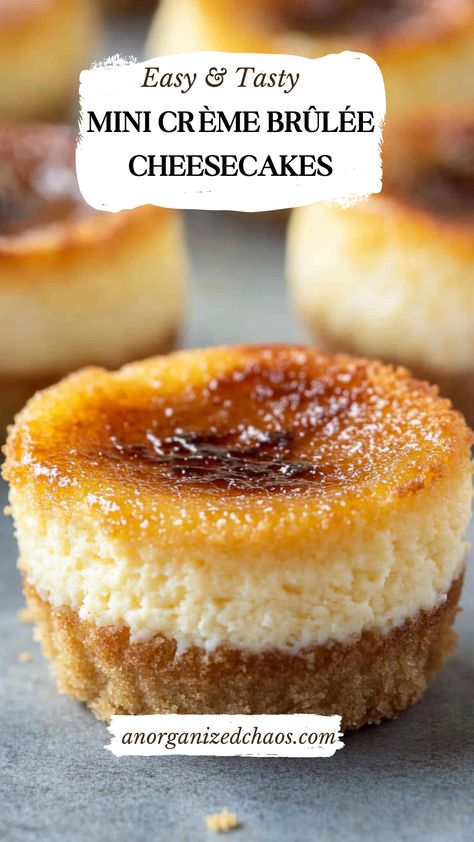 Creme Brûlée Cheesecake Cupcakes Mini Creme Brulee Cheesecake, Cream Brulee Cheesecake, Mini Creme Brulee, Brulee Desserts, Creme Brulee Tart, Handheld Desserts, Creme Brulee Cheesecake Recipe, Creme Brulee Cake, Creme Brulee Cheesecake