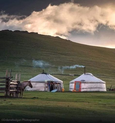 Mongolian Village, Mongolian Countryside, Mongolia Aesthetic, Quartz Background, Mongolian Steppe, Mongolian Landscape, Era Medieval, Chicano Style Tattoo, Central Asia