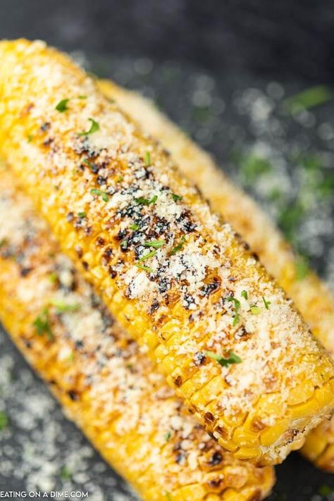 Parmesan grilled corn on the cob - easy parmesan corn on the cob Parmesan Corn On The Cob, Cob Recipes, Parmesan Corn, Meatloaf Patties, Muffin Ideas, Fried Pasta, Grilled Corn On The Cob, Corn Muffin, Pasta Chips