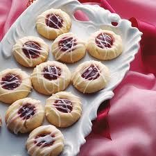 These Raspberry Shortbread Thumbprint Cookies from Jill and Mia look and sound awesome!! Jam Butter, Raspberry Thumbprint Cookies, Almond Shortbread, Almond Shortbread Cookies, Timmy Time, Raspberry Almond, Land O Lakes, Thumbprint Cookies, Christmas Pudding