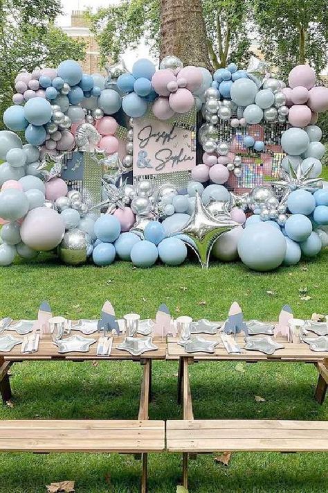 Check out this amazing space-themed birthday party for twins! The balloon decor is out of this world! See more party ideas and share yours at CatchMyParty.com Astronaut Birthday Party Ideas, Twin Baby Birthday, Birthday Party For Twins, Double Stuffed Balloons, Astronaut Birthday Party, Twin Birthday Themes, Birthday Wall Decoration, Stuffed Balloons, Birthday Twins