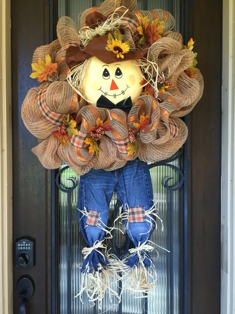 Cutest scarecrow wreath for fall. Scarecrow Wreath Diy, Scarecrow Wreaths For Front Door, Diy Scarecrow Wreath Tutorial, Fall Scarecrow Wreaths For Front Door Diy, Scarecrow Wreath From Witch Hat, Scarecrow Witch Hat Wreath, Hat Scarecrow Wreath, Scarecrow Fall Wreath, Thanksgiving Door Decorations