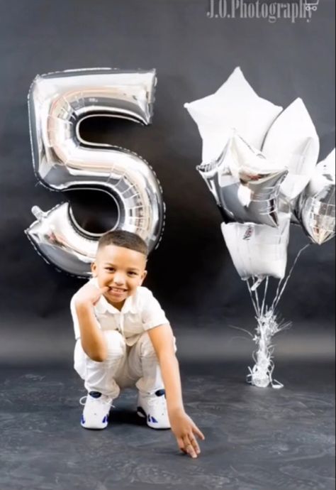 5th Birthday Photoshoot Ideas Boy, Birthday Photoshoot Ideas Boys, Kids Fashion Boy Swag, Beach Birthday Decorations, Boy Birthday Pictures, Boys Photoshoot, Toddler Portraits, Diy Halloween Gifts, 5th Birthday Boys