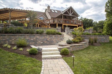 Multi-level Olde Quarry Wall, Pillars and Steps - Photos Best Garden Design, Backyard Flowers Beds, Sloped Yard, Driveway Entrance, Stone Patio, Minimalist Garden, Small Fountains, Brick Patios, Interior Garden