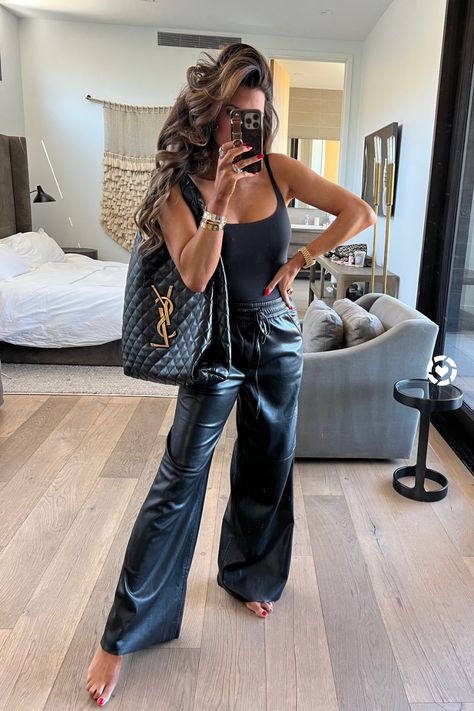 Ysl Maxi Shopping Bag, Faux Leather Bodysuit Outfit, Leather Bodysuit Outfit, Faux Leather Wide Leg Pants, Faux Leather Pants Outfit, Leather Wide Leg Pants, Emily Ann Gemma, Winter Fashion Looks, Pant Outfits