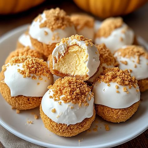 Quick No Bake Treats, Easy Holiday Treats No Bake, Fall Treats No Bake, No Bake Savory Snacks, Cheesecake Ball Recipes, Appetizer Balls Recipes, Oreo Pumpkin Balls, Fall Recipes Dessert Healthy, Healthy Quick Dessert Recipes