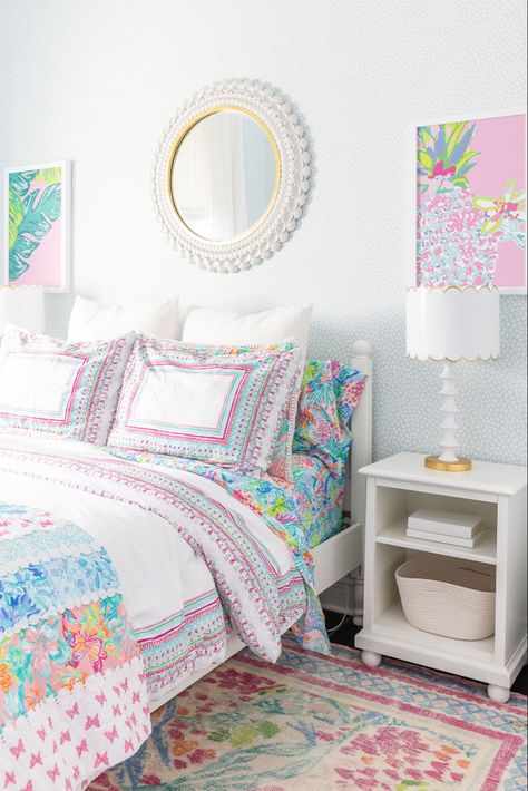 A new Florida home calls for a Lilly Pulitzer bedroom! Follow HGTV Contributing Writer and HomeGoods spokesperson, @JennyReimold, on Instagram. #lillypulitzer #pink #pinkbedroom #girlsbedroomideas #girlsbedroomfurniture #girlsbedroomsets #kidsroom #kidsroomdecor #kidsroomdesign #dreamhome #potterybarn #potterybarnkids #preppy #bluebedroom #floridaliving #homedecorideas #bedroomdecorideas #bedroomgoals #teenroomdecor #bedroomdecoration #bedroominspo #coastalstyle #bedrooms #styleideas Southern Preppy Bedroom, Preppy Comforter Sets, Lilly Pulitzer Inspired Bedroom, Lilly Pulitzer Bedroom Ideas, Pottery Barn Kids Girls Bedroom, Lily Pulitzer Bedroom, Preppy Beds, Boho Preppy Bedroom, Preppy Beach Bedroom