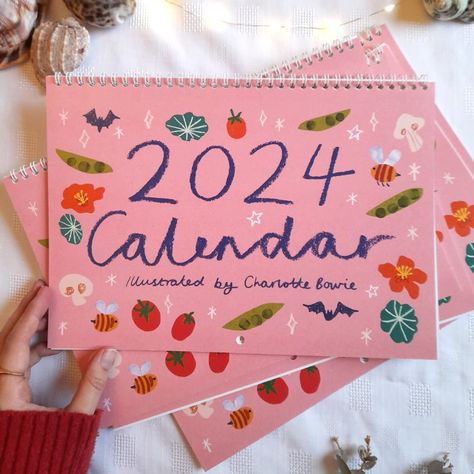 My 2024 calendar is packed full of bright, seasonally inspired illustrations of food, nature and interiors 🍎🌻☕️ These double page wall calendars... Diy Calendar Aesthetic, Cute Wall Calendar, Custom Calendar Ideas, Calendar Illustration Design, Graphic Design Calendar, Cute Calendars, Homemade Calendar, Food Calendar, Calendar Mockup