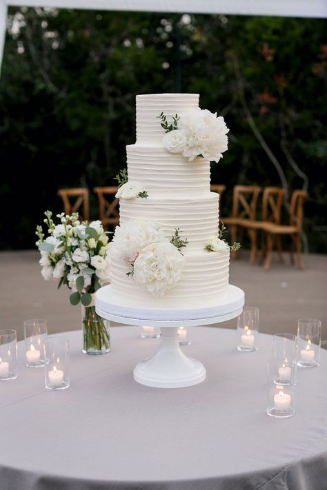 Wedding Cake Peonies, Driftwood Wedding, 4 Tier Wedding Cake, 3 Tier Wedding Cakes, Wedding Cake Photos, Dream Wedding Cake, Classic Wedding Cake, Wedding Cake Table, Future Dreams