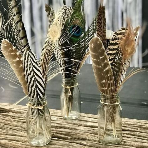 Flowerless Wedding Centerpieces, Flowerless Centerpieces, Flowerless Wedding, Feather Arrangements, American Stuff, Feather Centerpieces, Senior Stuff, Rustic Crafts, Feather Decor