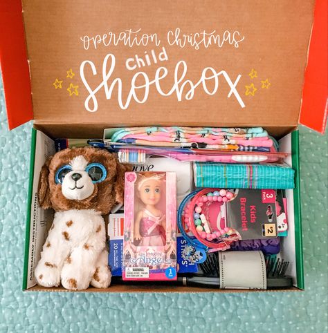 Christmas Shoe Box Ideas Kids, Shoebox Christmas Ideas, Shoebox Gifts Operation Christmas Child, Christmas Shoebox Ideas, Samaritans Purse Shoebox Ideas, Shoebox Appeal, Homeless Help, Christmas Child Shoebox Ideas, Christmas Shoebox