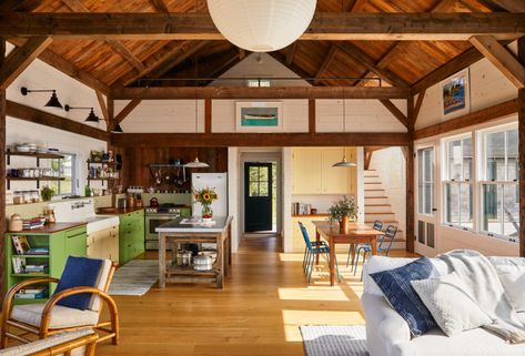 Houzz Tour: Camp-Like Family Compound Off the Maine Coast North Haven Maine, Midcentury Farmhouse, Painted Plywood Floors, Cedar Shingle Siding, England House, Affordable Homes, Desert House, Green Windows, Plywood Flooring