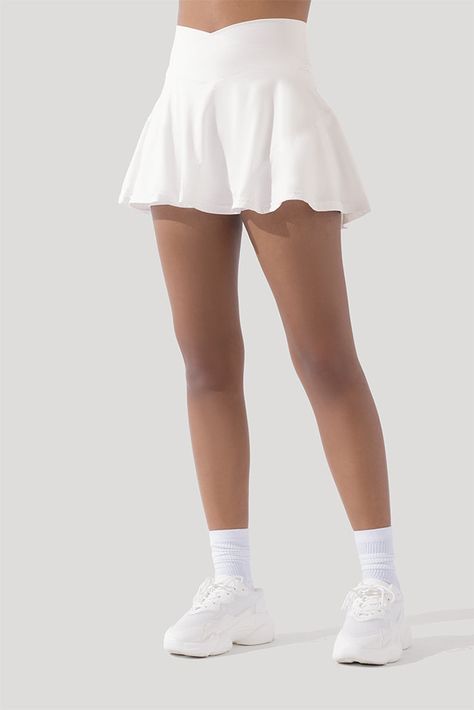 Our most curve-accentuating skort designed for endless twirls and booty shakin’. Meet your newest wardrobe staple. Cute Tennis Skirts, Cute Preppy Clothes, Cute Tennis Outfit, Athletic Skirts, White Tennis Skirt, Holiday Wishlist, White Skort, Preppy Clothes, Skirt And Sneakers