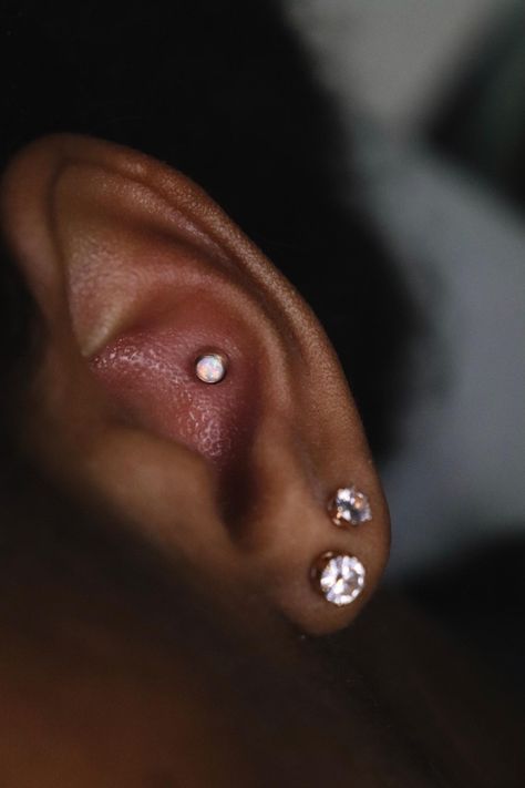 Conch Piercing Black Woman, Conch And Auricle Piercing, Heart Conch Piercing, Stretched Conch Piercing, Inner Conch, Pearl Conch Earring, Conch Piercing Stud, Inner Conch Piercing, Ear Piercings Conch