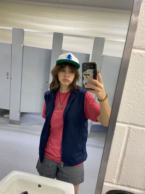 Book Character Costumes Aesthetic, Dipper Pines Halloween Costume, Dipper Halloween Costume, Rom Com Costumes, Dipper Pines Costume, Character Day Outfits, Dipper Costume, Character Day Ideas For Spirit Week, Cheap Diy Halloween Costumes