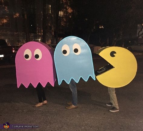 Pac Man Halloween Costume Group, Pacman And Ghost Costume, Pac Man Costume Diy Group Halloween, Pac Man Diy Costume, Packman Halloween Costume Diy, Halloween Costumes With Lights, Diy Pac Man Costume, Diy Pacman Costume, Pac Man Costume Diy