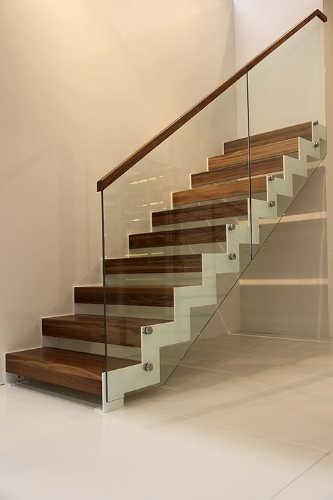 Stairs Design Interior Luxury, Staircase Floating, Glass Stairs Design, White Floorboards, Glass Handrail, Cantilever Stairs, Loft Staircase, Staircase Design Modern, Staircase Railing Design