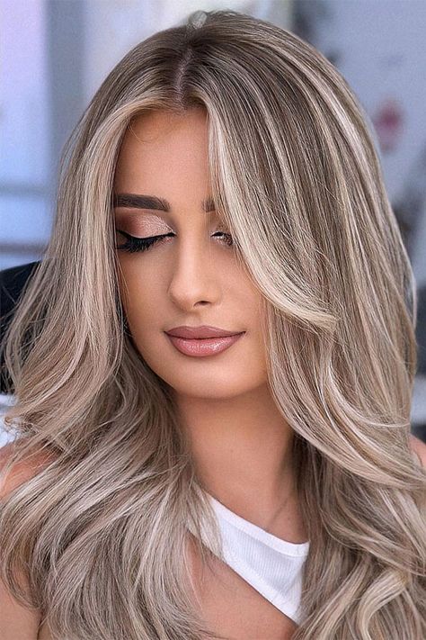 Hairline Highlights Brunette, Balage Hair Blonde Balayage Highlights, Blonde Balayage On Dark Hair Money Piece, High Light Hair Color Ideas, Beige Blonde Balayage On Dark Hair, Soft Balayage Brown, Bayalage Blonde 2024, Caramel Beige Balayage, Coffee Blonde Hair