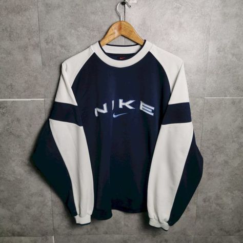 Nike Outfits Men, 90s Mood, 90s Sportswear, Vintage Nike Sweatshirt, Baggy Sweaters, Nike Crewneck, Vintage Pullover, Nike Pullover, Nike Sweatshirt