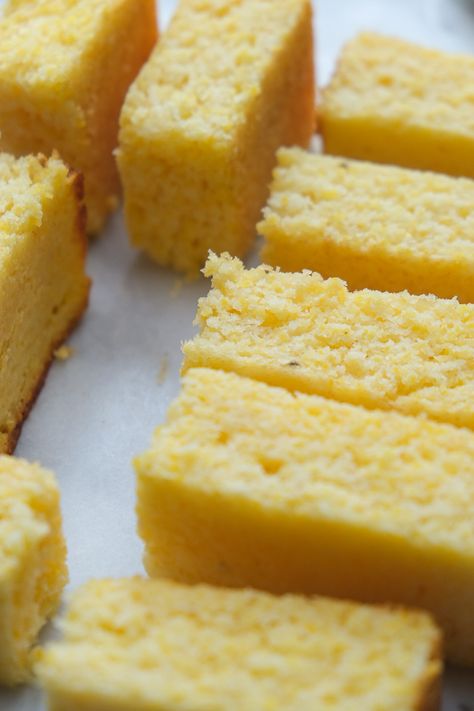 Polenta Cornbread is a meal prep staple! Great for breakfasts and snacks throughout the week, Recipe on Shutterbean.com! Gluten Free Cornbread, Gluten Free Thanksgiving, Sweet Cornbread, Gluten Free Breads, Renal Diet, Gluten Free Living, Corn Bread Recipe, Gluten Free Foods, Free Thanksgiving