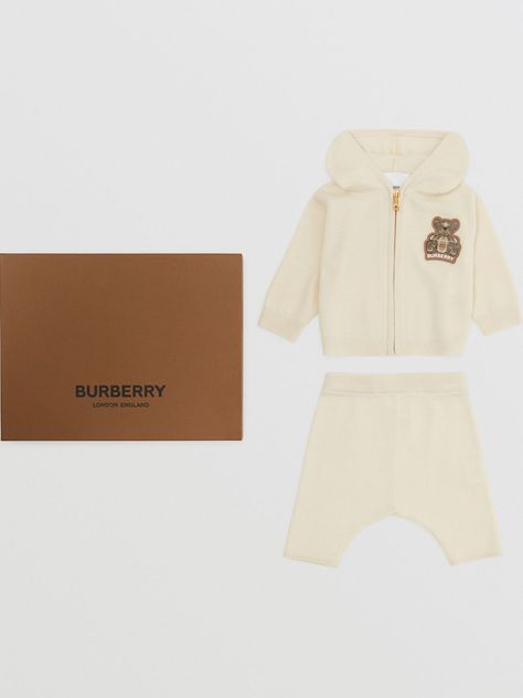 Thomas Bear Appliqué Two-piece Baby Gift Set in Ivory - Children | Burberry® Official Burberry Baby Clothes, Burberry 2023, Burberry Kids, British Outfits, Kids Wardrobe, Baby Gift Sets, Newborn Outfits, Swimwear Tops, Baby Gift