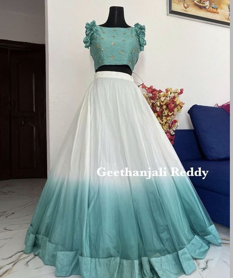 Long Skirt Top Designs, Dress Designs For Stitching, Indian Bridesmaid Dresses, Crop Top Lehenga, Lehenga Saree Design, Long Gown Design, Wedding Lehenga Designs, Lehenga Designs Simple, New Saree Blouse Designs