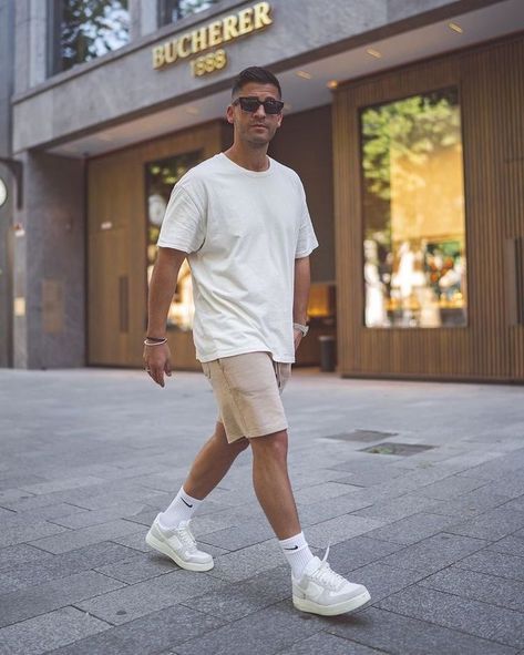 Athleisure Men, Casual Man, Mens Shorts Outfits, Mens Summer Outfits, Mens Casual Outfits Summer, Street Style Outfits Men, Street Fashion Men Streetwear, Men Stylish Dress, Streetwear Summer