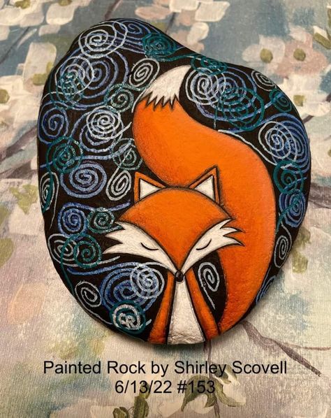 Fox Painted Rock, Cute Owl Art, Painted Bricks Crafts, Rock Painting Supplies, Painted Garden Rocks, Fox Artwork, Garden Rock Art, Fox Painting, Diy Rock Art