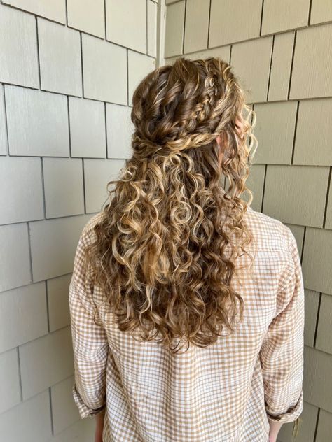 Curl Hair Wedding Styles, Half Up For Curly Hair Natural Curls, Natural Curly Bride Hair, Bridesmaids Hair Curly, Prom Hair Curly Down, Curly Hairstyle Bridesmaid, Crown Braid Curly Hair Natural Curls, Wavy Hair Bridal Hairstyles, Curly Boho Wedding Hair