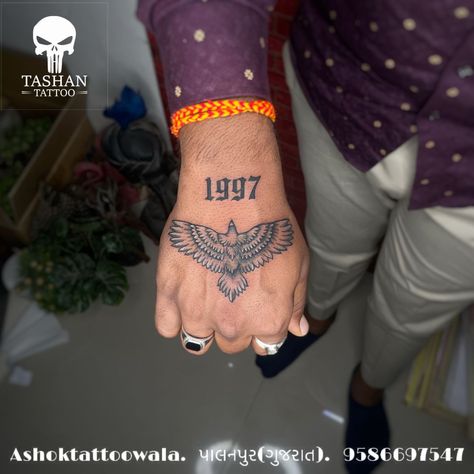 Arm Wrist Tattoo Men, Eagle Hand Tattoo Men, Eagle Hand Tattoo, Bird Hand Tattoo, Tattoo Ideas Males, Dreadlocks Men, Inner Bicep Tattoo, Minimalist Tattoo Ideas, Ram Wallpaper