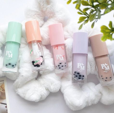 The Softer Side of Self Care | Bubble Milk Tea Gloss Set is sold out but we still have a few individual glosses left! It might be a bit before these are back so get them… | Instagram Lip Gloss Homemade, Lip Gloss Cosmetics, Bubble Milk Tea, Sephora Skin Care, Flavored Lip Gloss, Lip Gloss Collection, Gloss Labial, Lip Gloss Set, Fancy Makeup