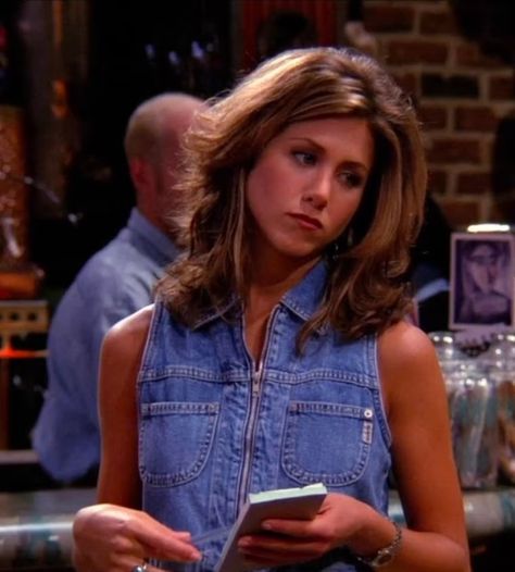 Jennifer Aniston 90s, Rachel Green Hair, Rachel Haircut, Rachel Hair, 90s Haircuts, Jeniffer Aniston, Jennifer Aniston Hair, Jennifer Aniston Hot, Jenifer Aniston