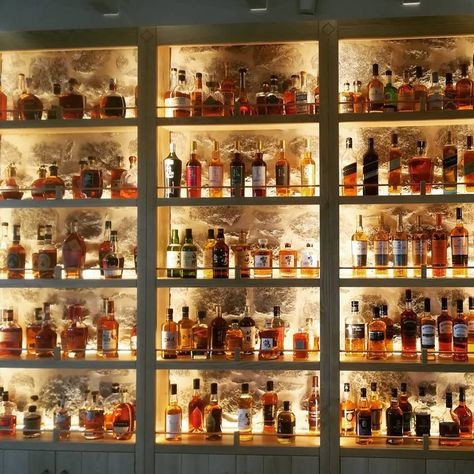 Bourbon Wall Display Ideas, Tequila Display Ideas For Home, Bourbon Display Ideas, Whiskey Display Ideas, Bourbon Bar Ideas, Bar Display Ideas, Bar Shelves Ideas, Bar Lighting Design, Bourbon Collection