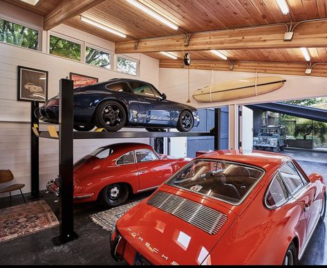 Awesome Garages, Porsche Garage, Man Garage, Garage Guest House, Cool Garages, Car Barn, Ultimate Garage, Garage Style, Garage Remodel