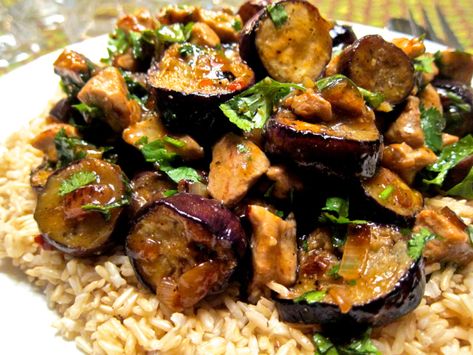 Ginger Pork and Chinese Eggplant Chicken Eggplant, Chinese Eggplant, Eggplant Recipes Easy, White Rice Recipes, Dinner Simple, Eggplant Zucchini, Delicious Chicken Breast Recipes, Ginger Pork, Diner Recipes