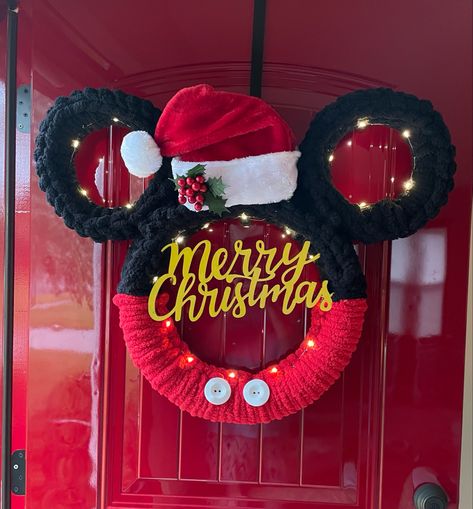 Diy Christmas Disney Decorations, Christmas Mickey Wreath, Disney Christmas Signs Diy, Diy Mickey Wreath Christmas, Neutral Disney Home Decor, Christmas Decor Disney, Disney Christmas Themes Ideas, Diy Mickey Christmas Decorations, Mickey Mouse Wreath Diy