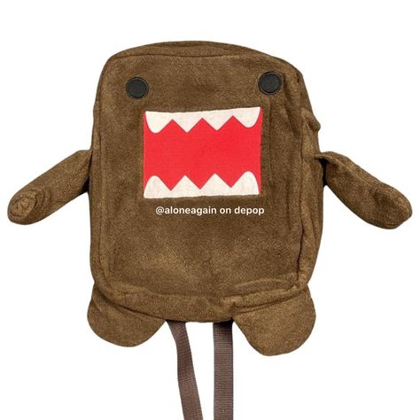 #domo #domokun #scene #y2k #scenekid #2000s #00s #2010s #myspace #emo #cyber #backpack #backtoschool Scene Backpack, Mcbling Backpack, Domo Scenecore, Domo Backpacks, Y2k Plush Backpack, Domo Accessories, Scene Accessories, Plush Backpack, Scene Outfits