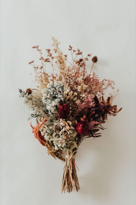 Burgundy Dried Flower Bouquet, Dried Wedding Bouquet Ideas, Sustainable Floristry, Bridemaid Bouquet, Dried Flower Bridal Bouquet, Neutral Bouquet, Flower Posy, Dried Flower Bouquet Wedding, Dried Floral Arrangements