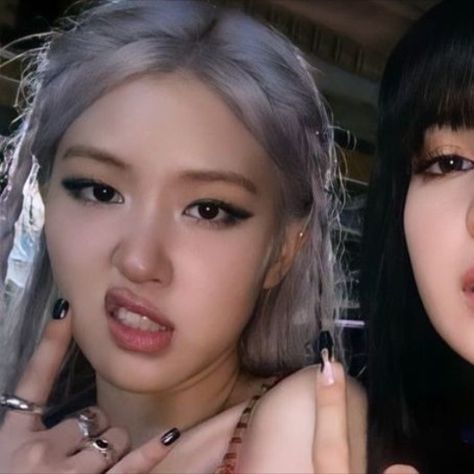 #chaelisa blackpink kpop matching goals icons/pfp aesthetic cool Kpop Matching, Goals Icons, Aesthetic Cool, Icons Pfp, Pfp Aesthetic, White, Black