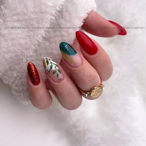 Christmas Nails Abstract, Christmas Abstract Nails, Abstract Christmas Nails, Navidad Nails, Christmas Mani, Nail Pics, Pedi Ideas, Abstract Christmas, May Nails