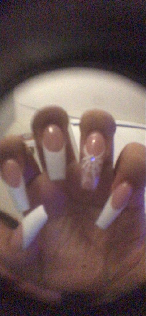 Nails Inspo School, Back To School Nails Y2k, Grunge Nails Coffin, Emo Nails Y2k, Basic Grunge Nails, Emo Y2k Nails Acrylic, Y2k Nails For School, Heart Nail Designs Acrylic, Nails Acrylic Emo