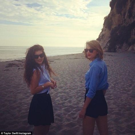 Taylor Swift and Lorde instagram on the beach in CA. Love the style! Taylor Swift 2014, Star Of The Day, Swift Photo, Instagram Snap, Lorde, Taylor Alison Swift, Selena Gomez, Beyonce, Role Models