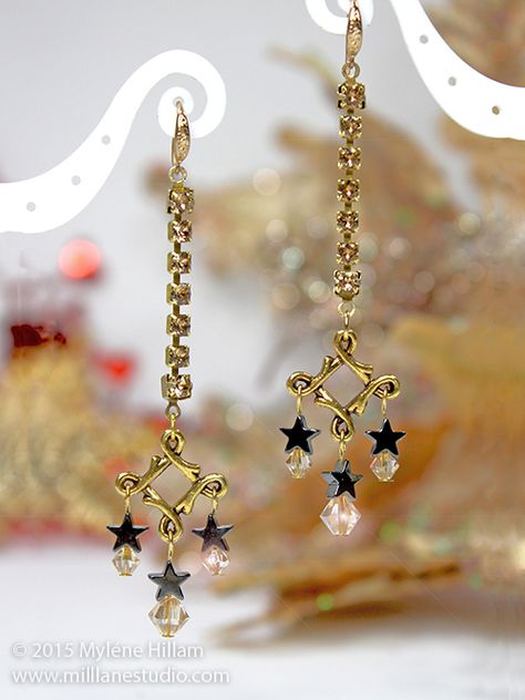 Diy Drop Earrings, Holiday Jewelry Diy, Drop Earrings Diy, Resin Tips, Christmas Jewelry Diy, Diy Jewellery Making, Diy Jewelry Making Tutorials, Christmas Jewellery, Special Occasion Jewelry