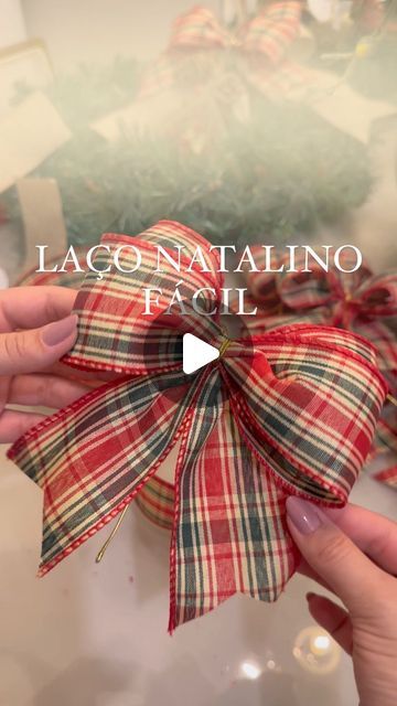 Bow Tutorial, Baby Birthday Party, Wreath Bow, Easy Gifts, Baby Birthday, Xmas Decorations, Viral Pins, Christmas Decor Diy, Christmas Diy