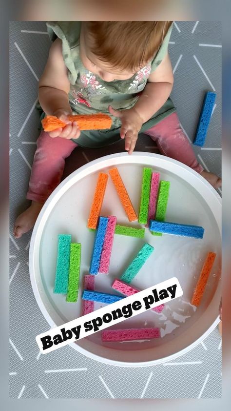 Baby SPONGE water bin! | Baby learning activities, Infant activities, Toddler learning activities Pinterest Baby, Easy Toddler Activities, Baby Sensory Play, Baby Play Activities, Toddler Sensory, Baby Learning Activities, Daycare Activities, Toddler Play, Toddler Learning Activities