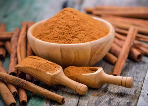 11 natural blood thinners for heart health Fedtforbrændende Mad, Saigon Cinnamon, Turmeric Spice, Cassia Cinnamon, Lower Blood Sugar Naturally, Cinnamon Tea, Ceylon Cinnamon, Natural Antibiotics, Cinnamon Powder