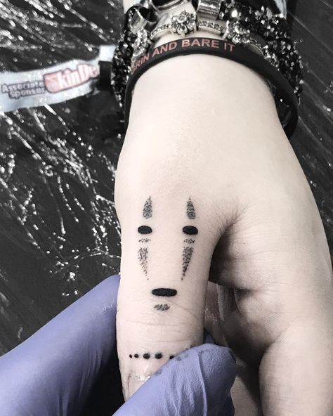 Tatuaje Studio Ghibli, Thumb Tattoos, Studio Ghibli Tattoo, 16 Tattoo, Forest Spirits, Small Finger Tattoos, Ghibli Tattoo, There Are No Words, Studio Tattoo