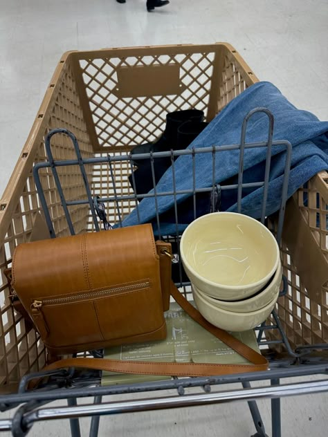 Shopping Trip Aesthetic, Vintage Shopping Aesthetic, Thrifting Photography, Thrift Tiktok, Thrifty Aesthetic, Thrift Shopping Aesthetic, Thrift Store Aesthetic, Cheap Aesthetic, Thrifted Aesthetic