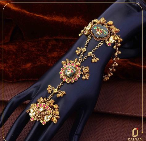 Hand Jwellary, Hand Panja Design Gold, Diamond Armlet, Jwellary Unique, Hand Panja, Indian Wedding Jewelry Sets, Gold Pearl Jewelry, New Gold Jewellery Designs, Indian Bridal Jewelry Sets